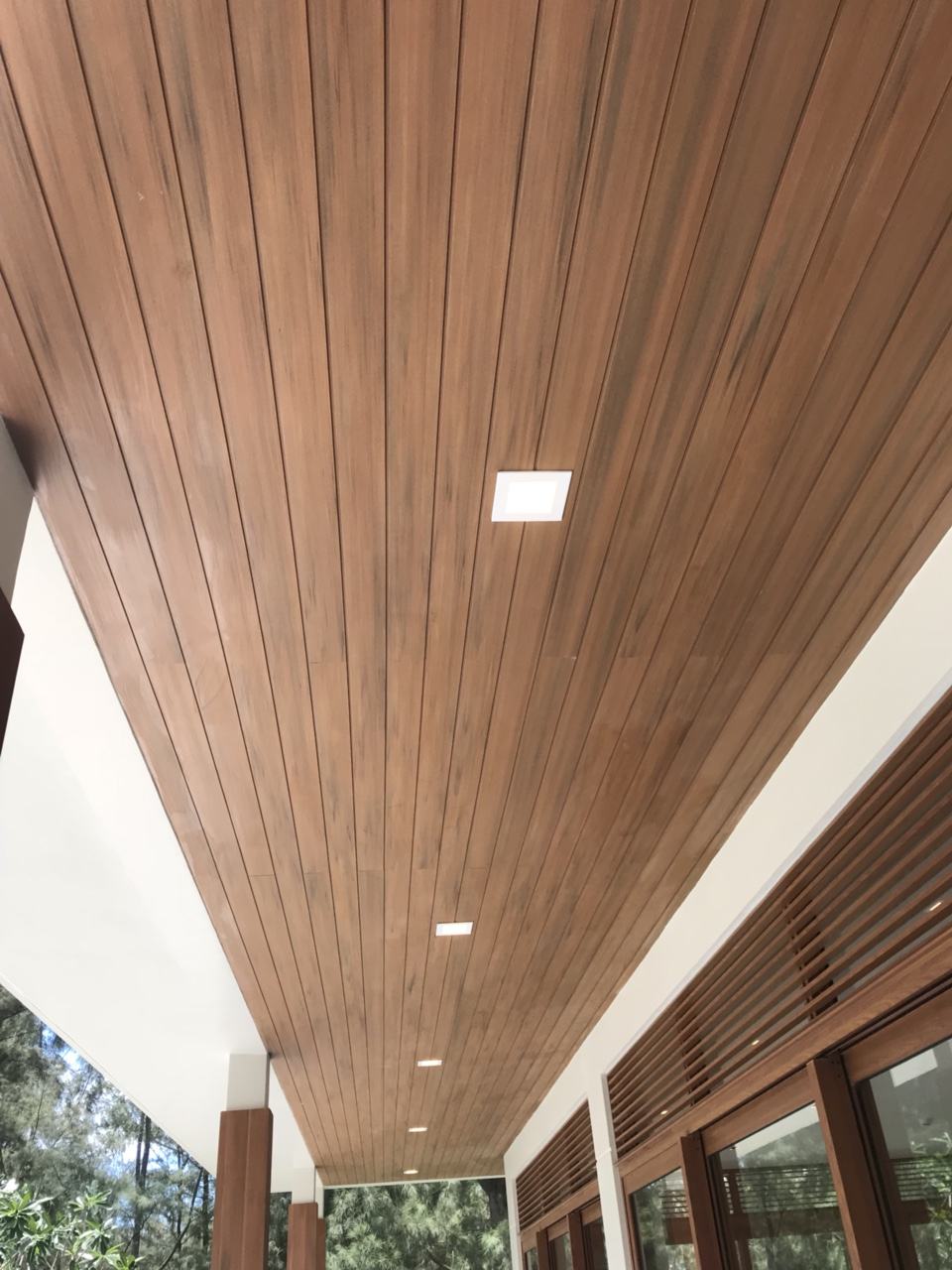 gỗ nhựa ngoài rời ốp trần 