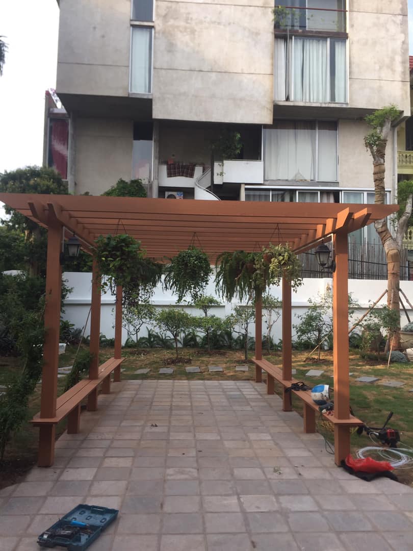 giàn hoa gỗ nhựa ngoài trời