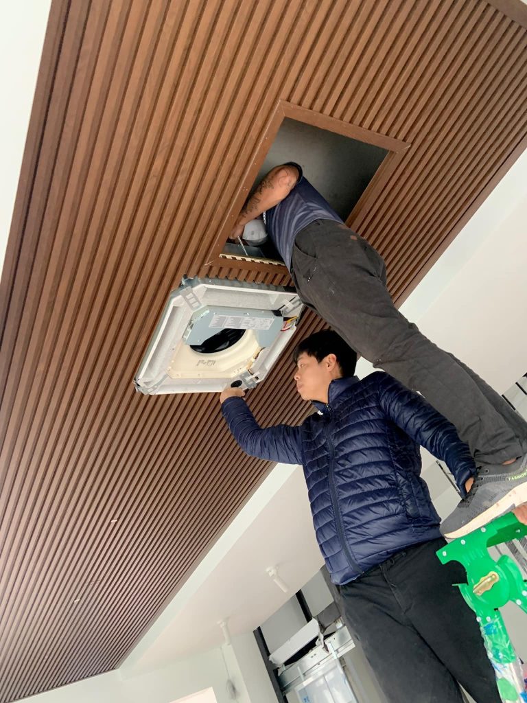 trần ban công gỗ nhựa lam sóng