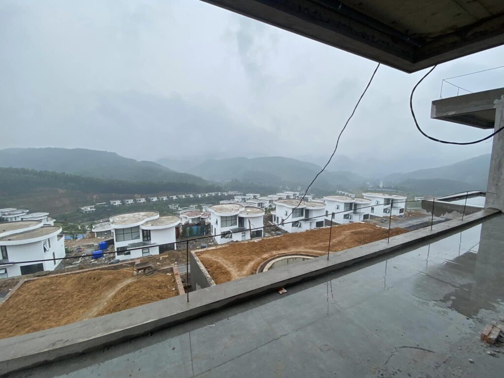 Khảo sát thi công gỗ nhựa tại hòa binh