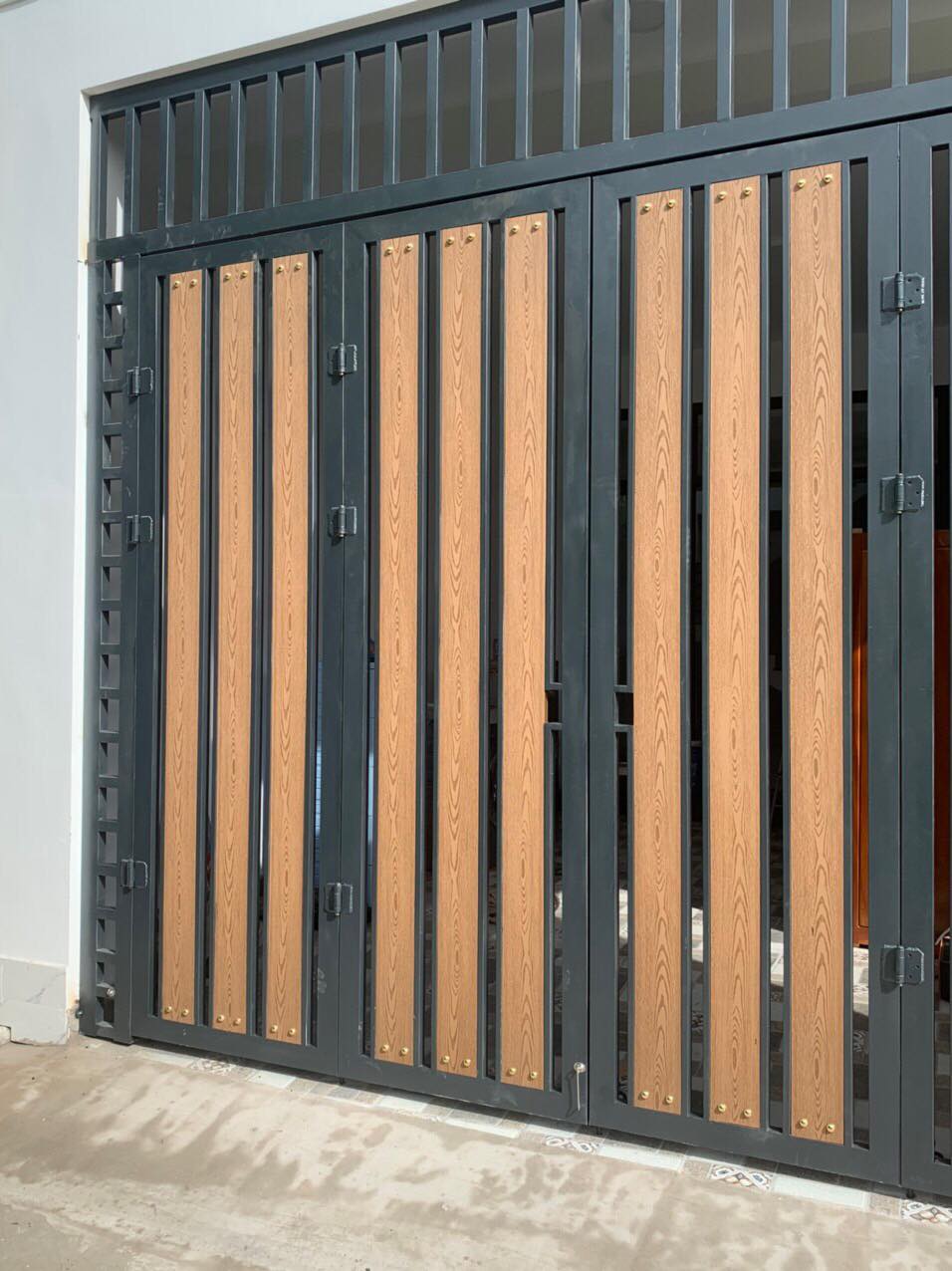 Cổng gỗ nhựa ngoài trời 2023 mẫu số 3