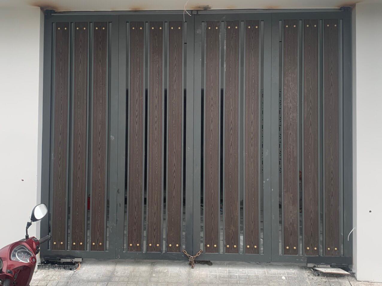 Cổng gỗ nhựa ngoài trời 2023 mẫu số 11
