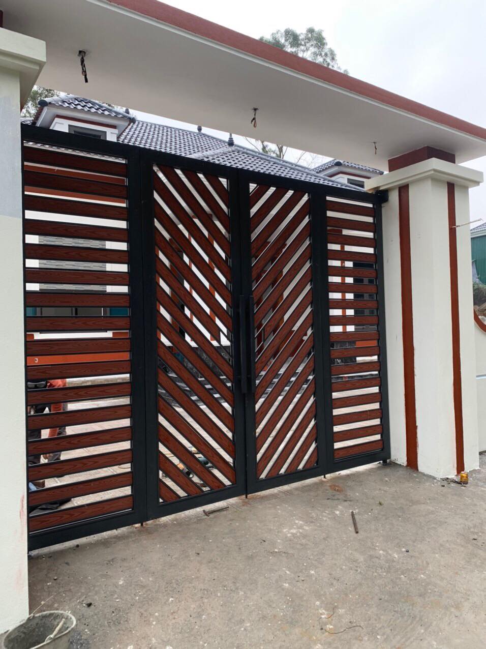 Cổng gỗ nhựa ngoài trời 2023 mẫu số 15