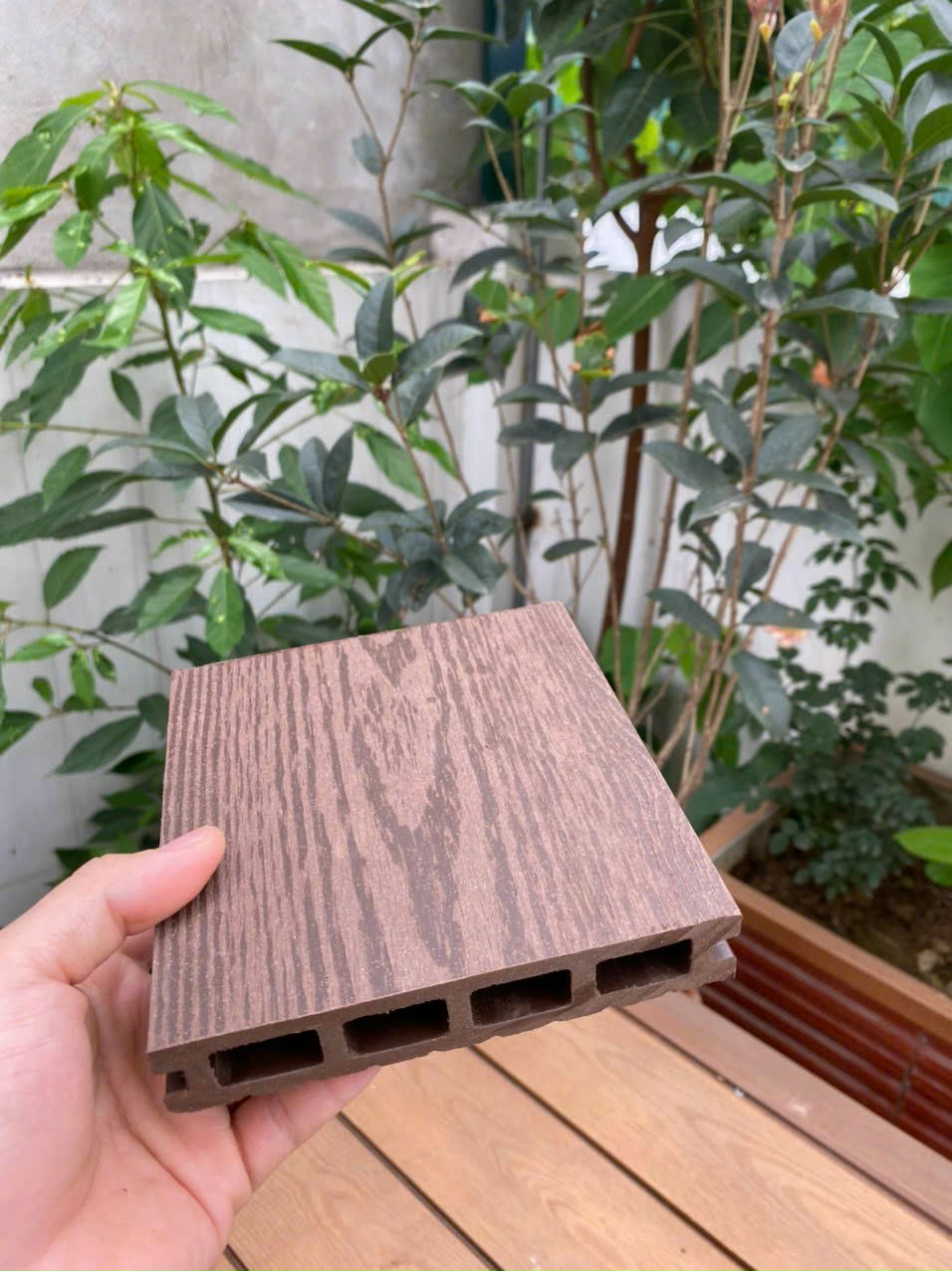 sàn ngoài trời đẹp 2023