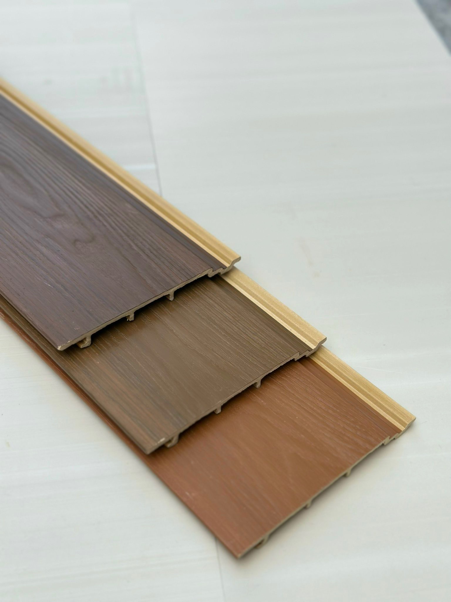 tấm ốp gỗ nhựa phủ asa