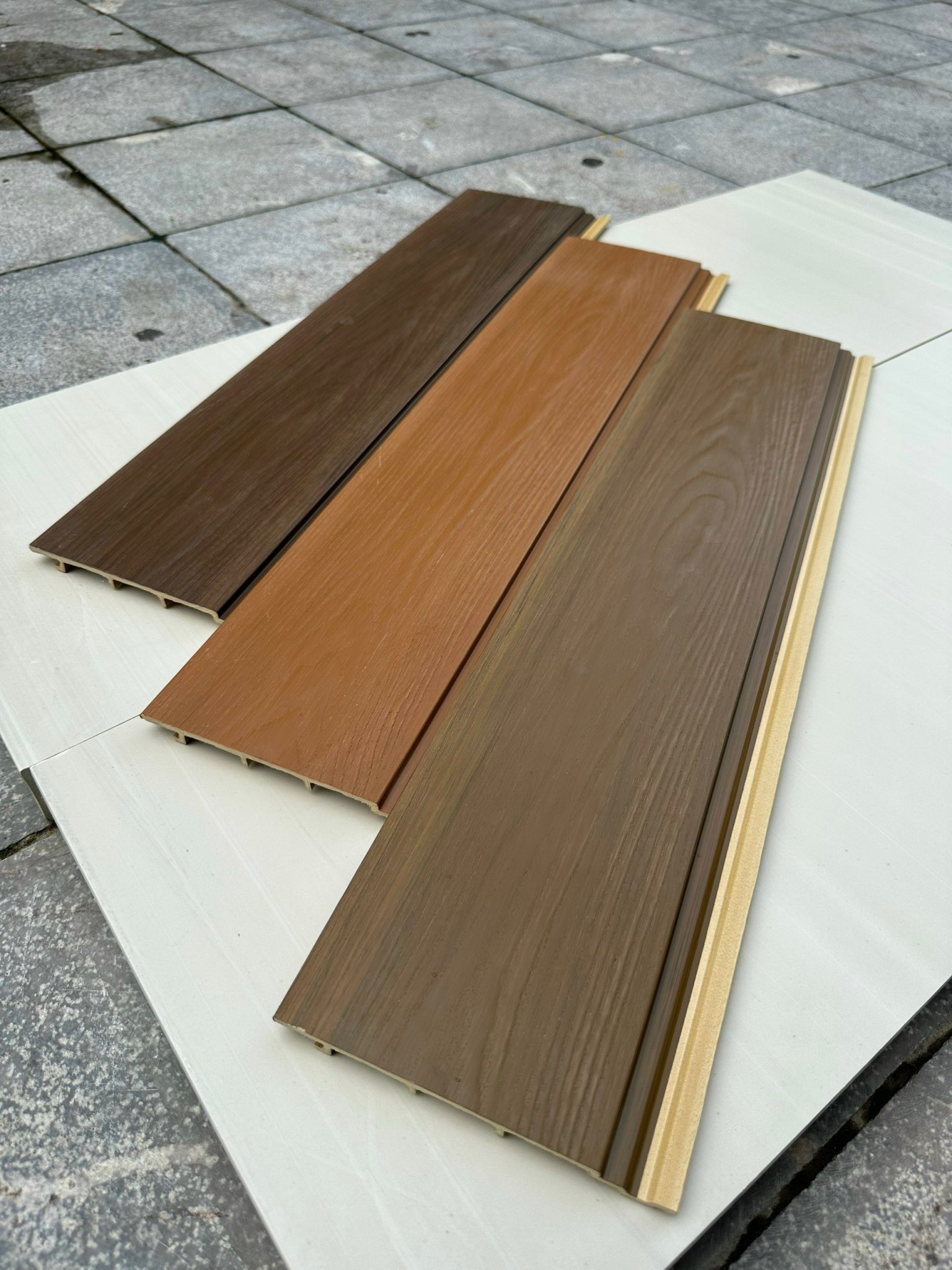 tấm ốp gỗ nhựa phủ asa