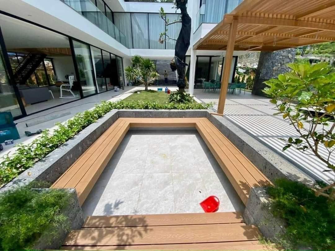 sàn ngoài trời quán cafe