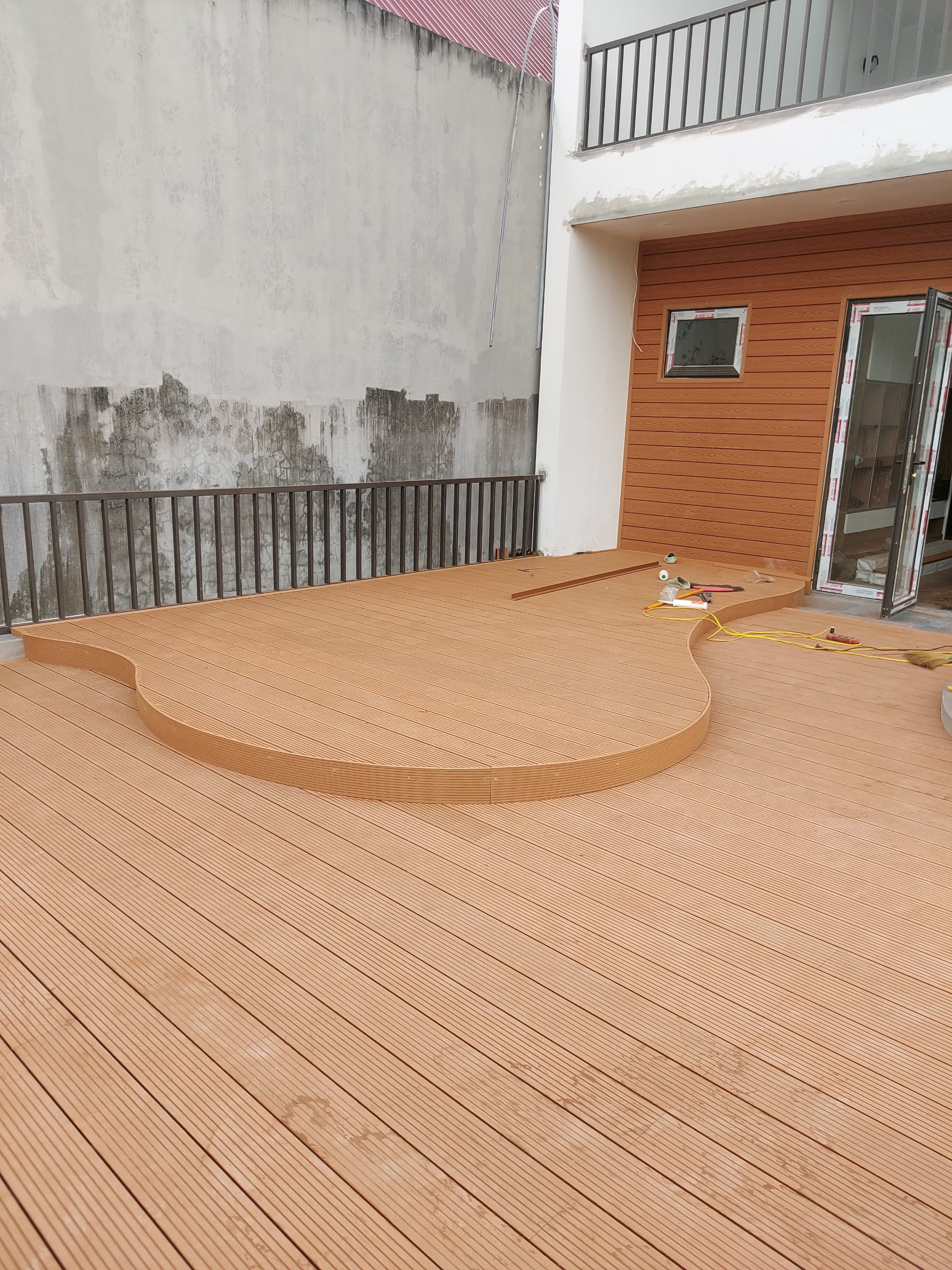 sàn đẹp ngoài trời 2023