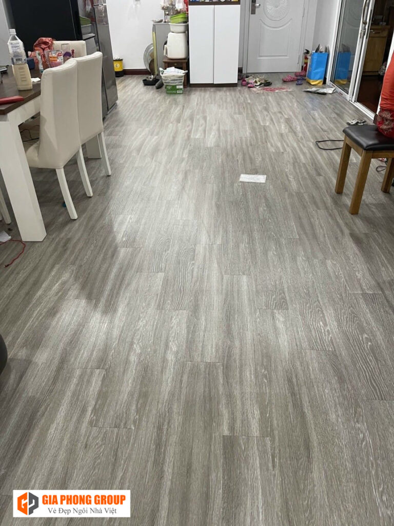 sàn nhựa giả gỗ trong nhà