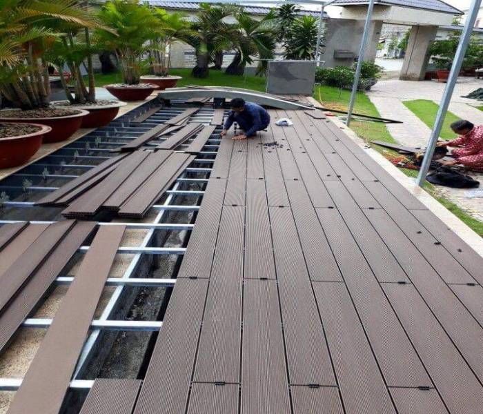 Gỗ Nhựa Ngoài Trời: Ưu Điểm, Ứng Dụng & Cách Chọn