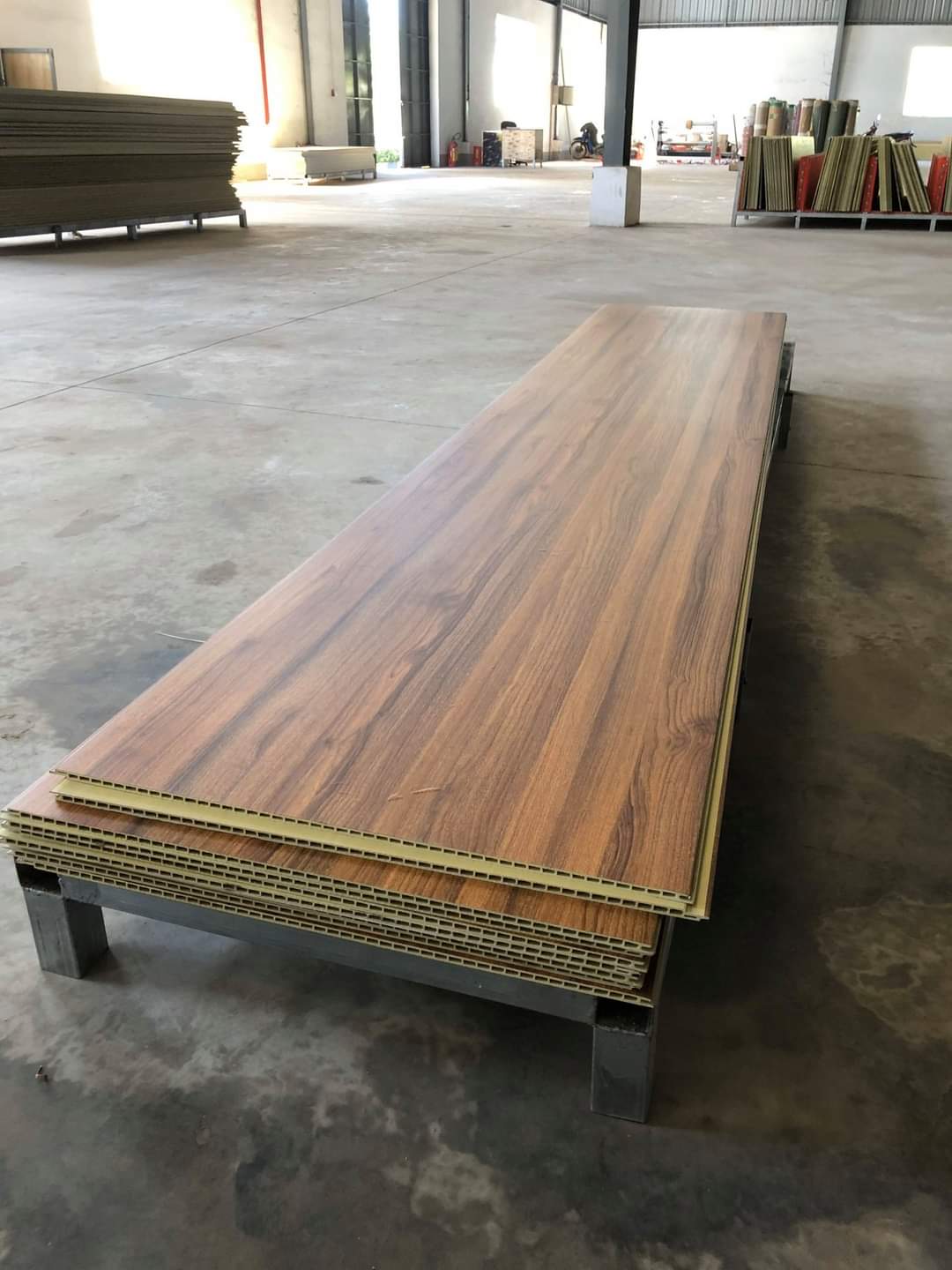 Hướng Dẫn Sử Dụng & Lắp Đặt <strong>Tấm Nhựa Ốp Tường</strong> Đơn Giản, Hiệu Quả