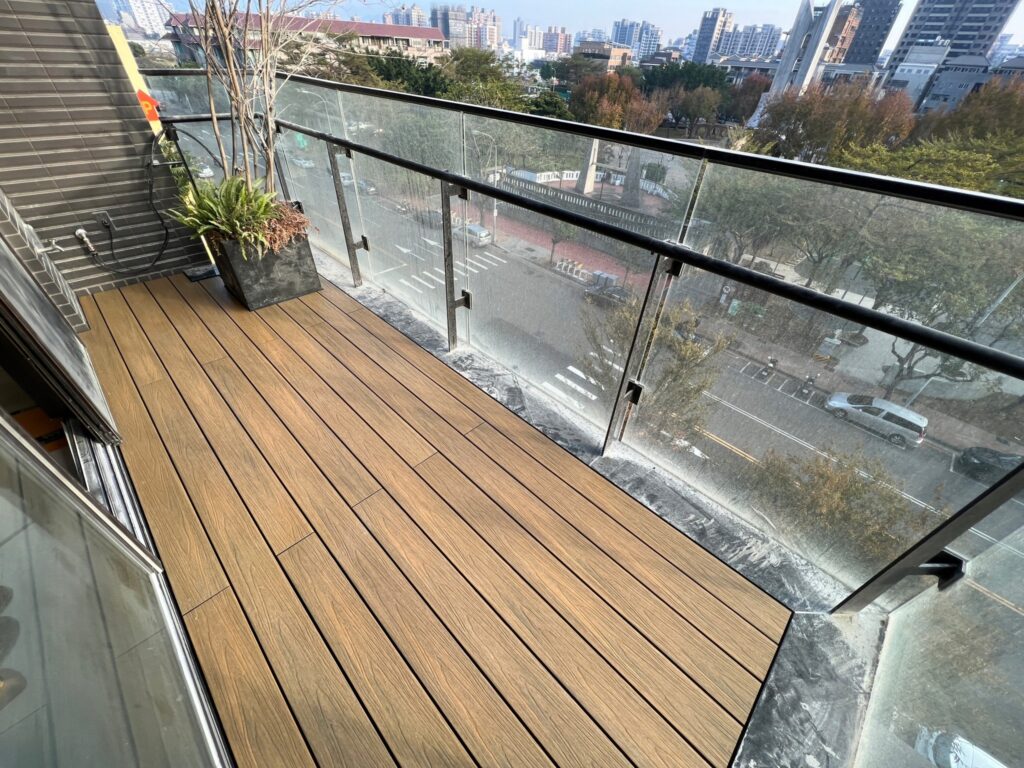 sàn ngoài trời 2 lớp