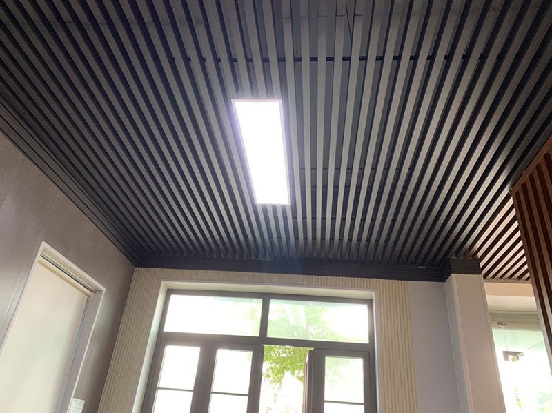 Trần Lan Gỗ Nhựa Khách Sạn: Giải Pháp Hoàn Hảo Cho Không Gian Nghỉ Dưỡng