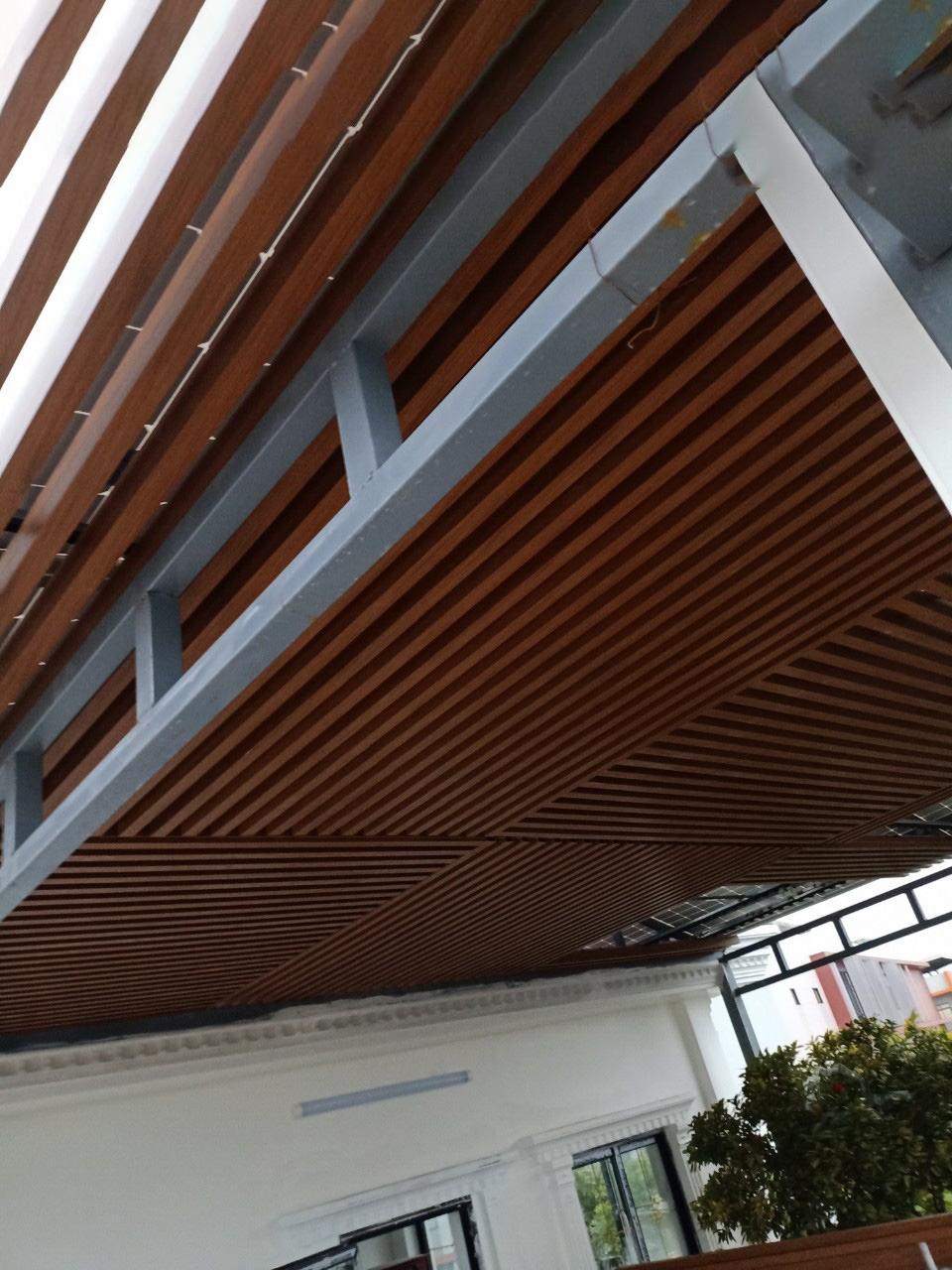 Trần Lan Gỗ Nhựa Khách Sạn: Giải Pháp Hoàn Hảo Cho Không Gian Nghỉ Dưỡng